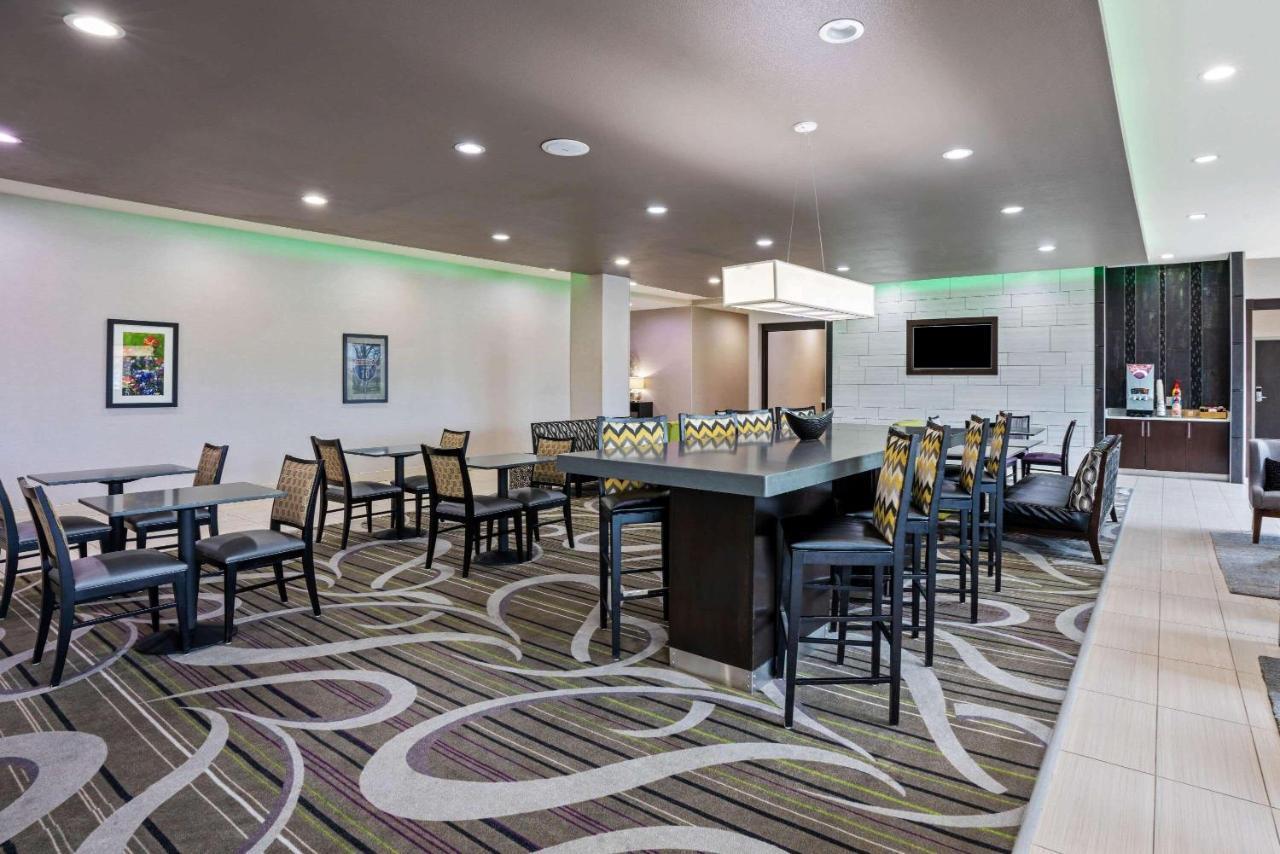 La Quinta By Wyndham College Station South Hotel Exterior foto